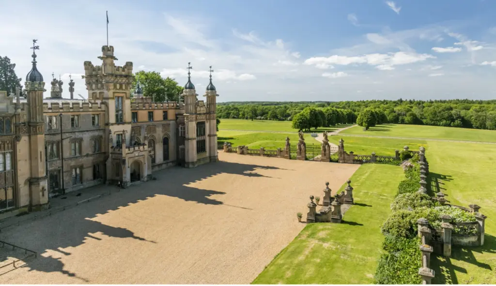 Knebworth House, Gardens & Park Coach Trip